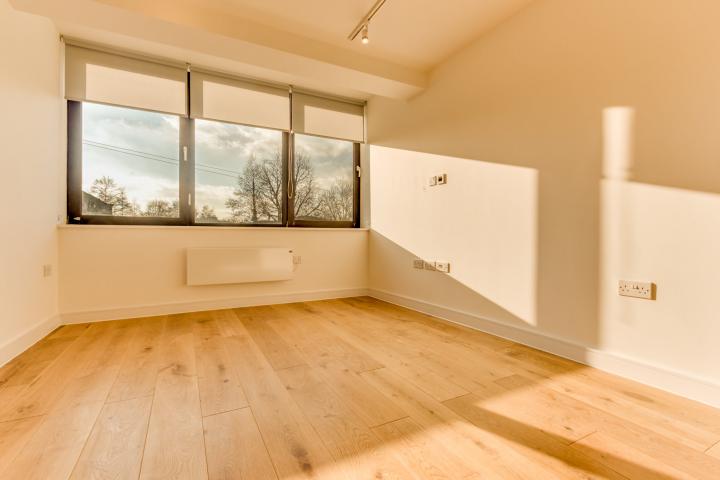 			Brand new refurb!, 2 Bedroom, 1 bath, 1 reception Flat			 Pembroke Road, MUSWELL HILL